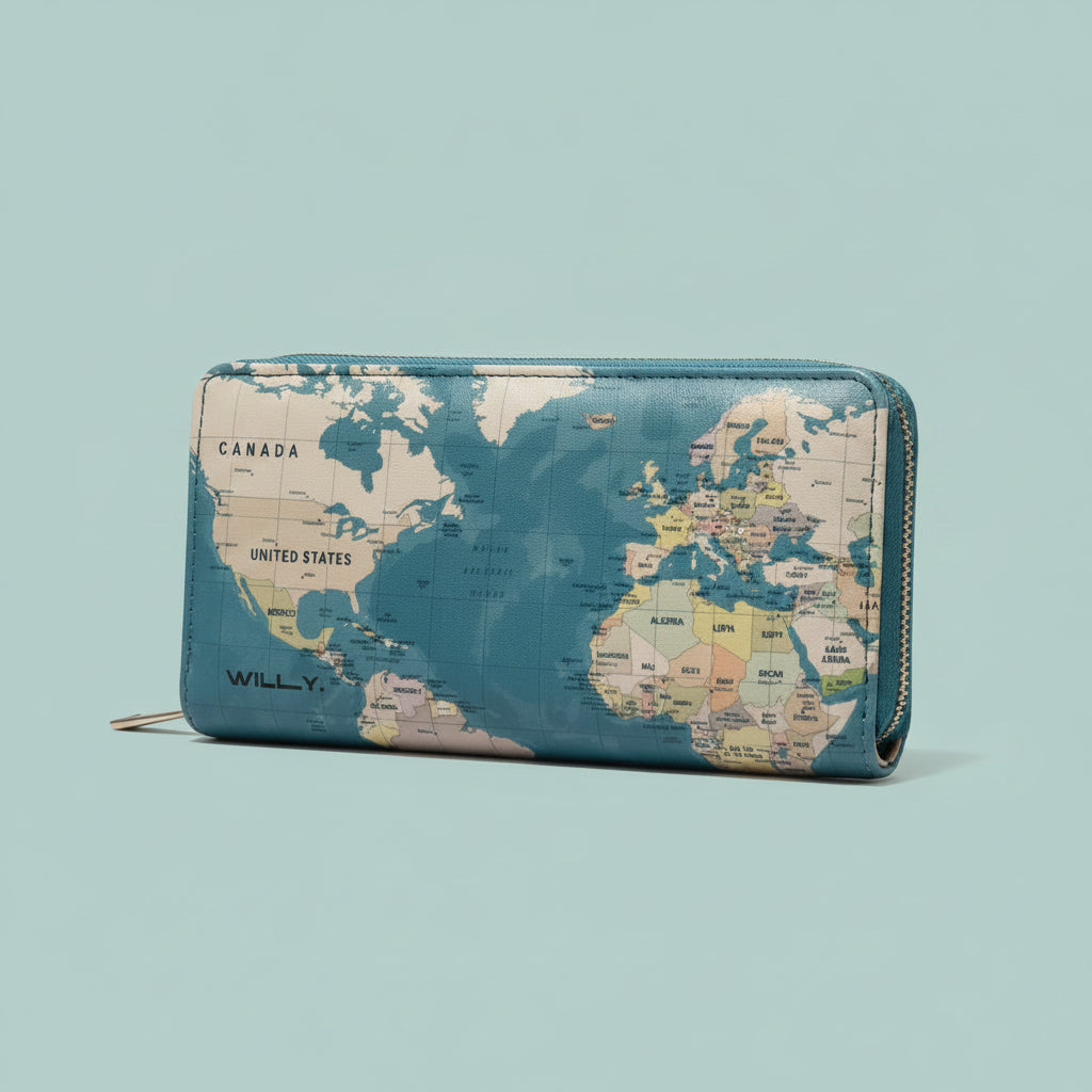 Portafoglio con zip in ecopelle con stampa della mappa del mondo su fondo blu petrolio