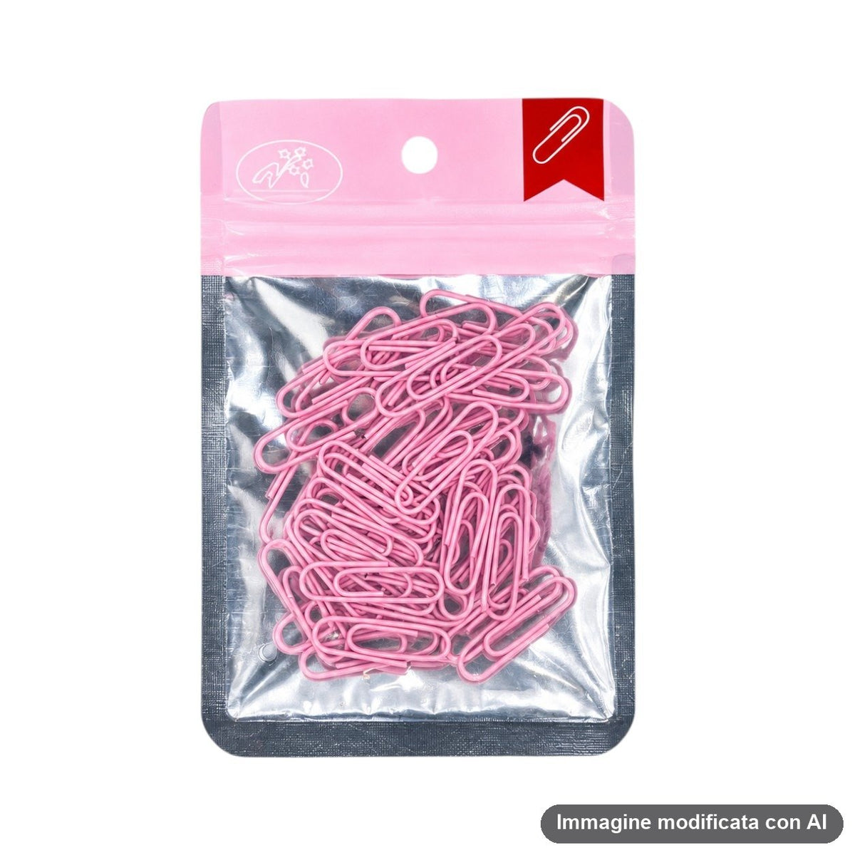 Mucchio di graffette metalliche rosa su sfondo bianco