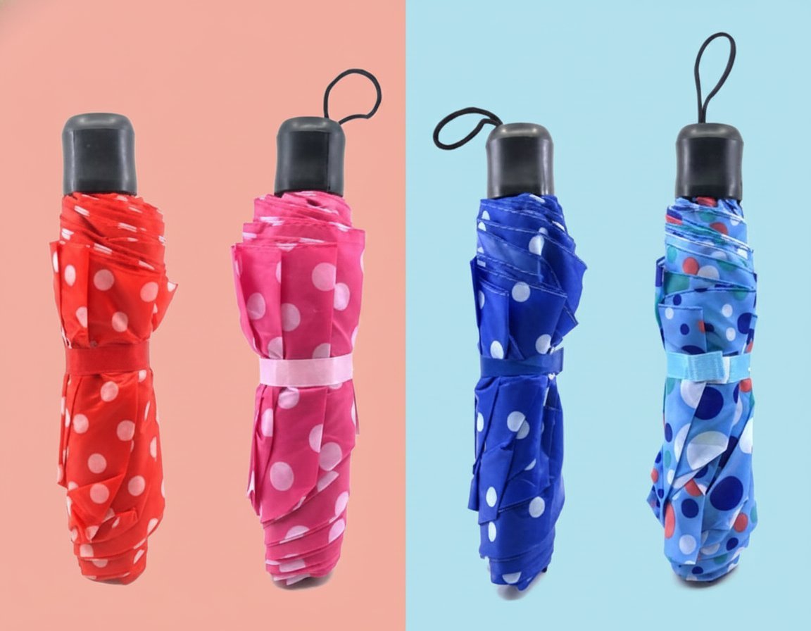 Quattro ombrelli compatti tascabili con fantasia pois bianchi nei colori rosso, fucsia, blu e azzurro con anellino di traspor