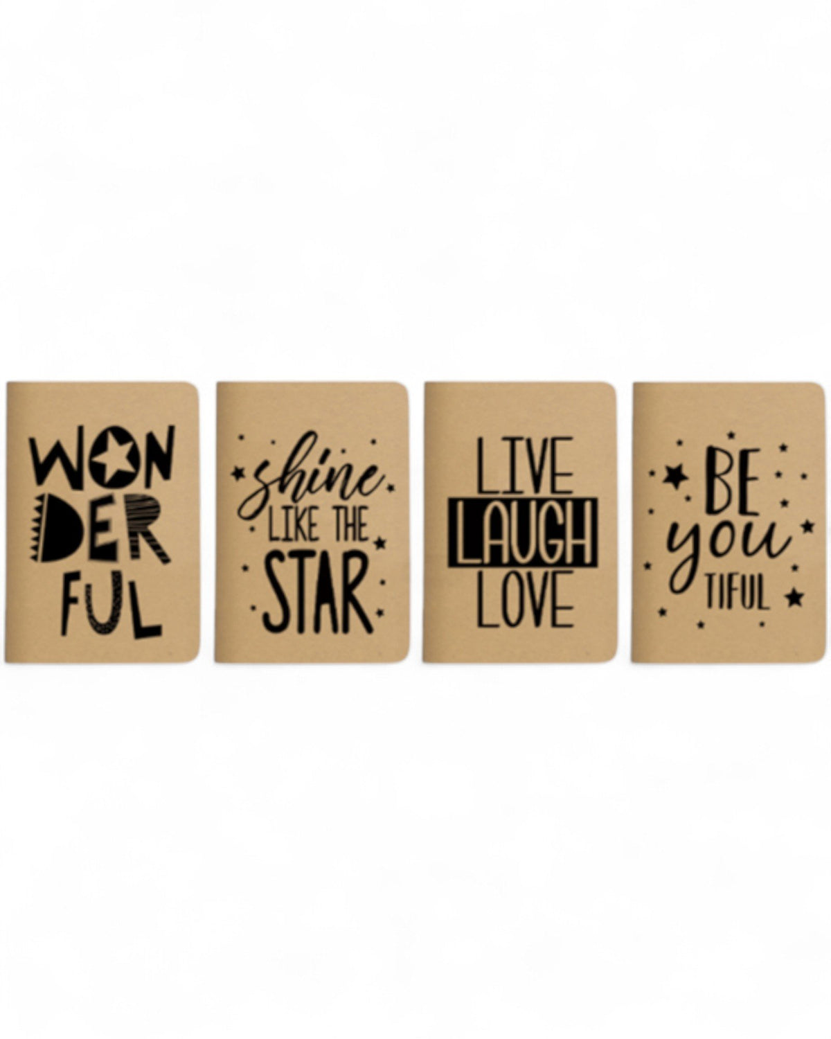 Quattro quaderni in carta beige con frasi stampate in nero e stelline decorative