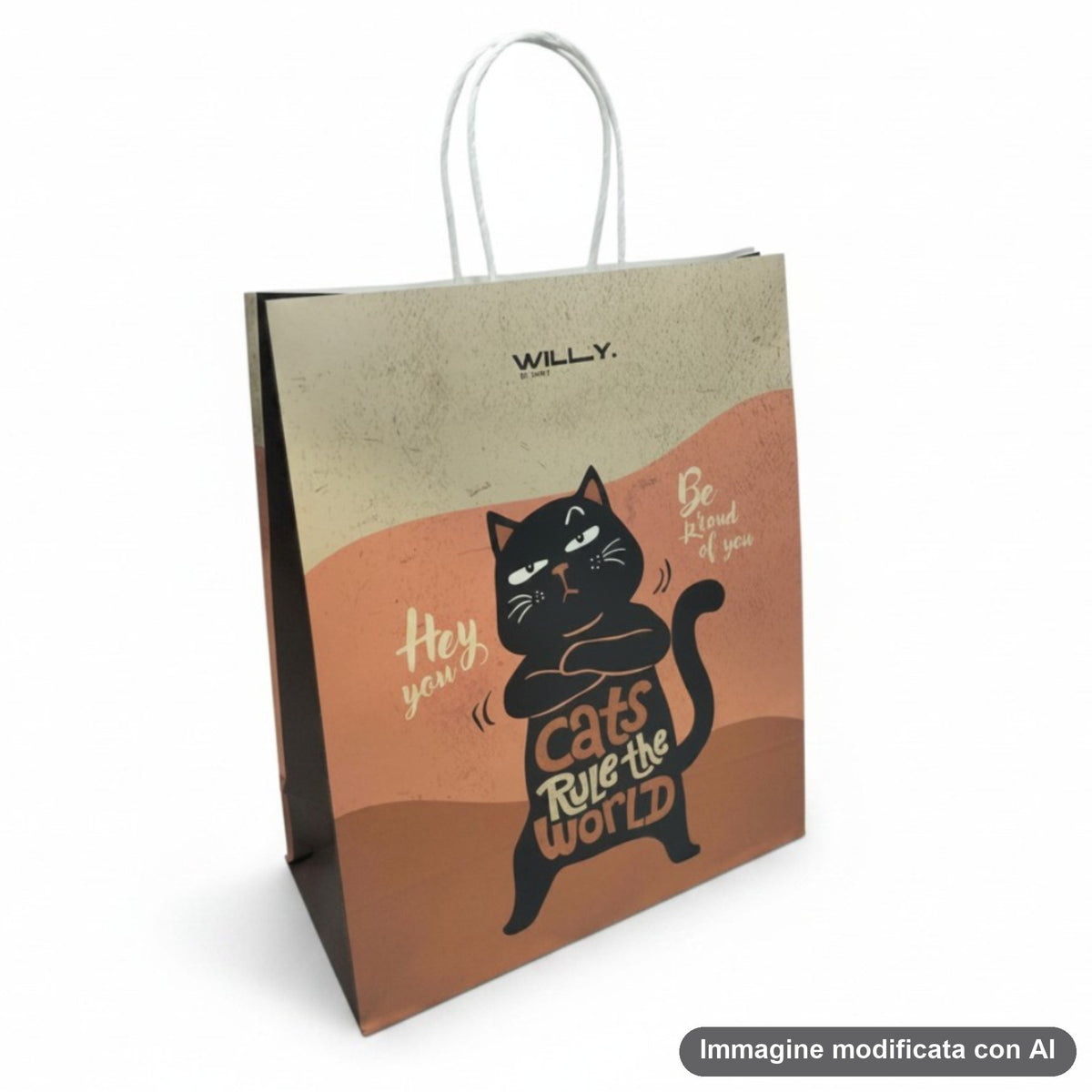 Shopper in carta kraft con gatto nero stilizzato in posa divertente e testo ironico su sfondo degradato arancione e beige