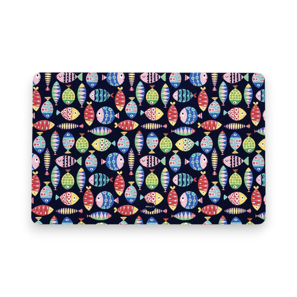 Tovaglietta americana con stampa di pesci colorati e decorati su fondo blu scuro, design giocoso e marino