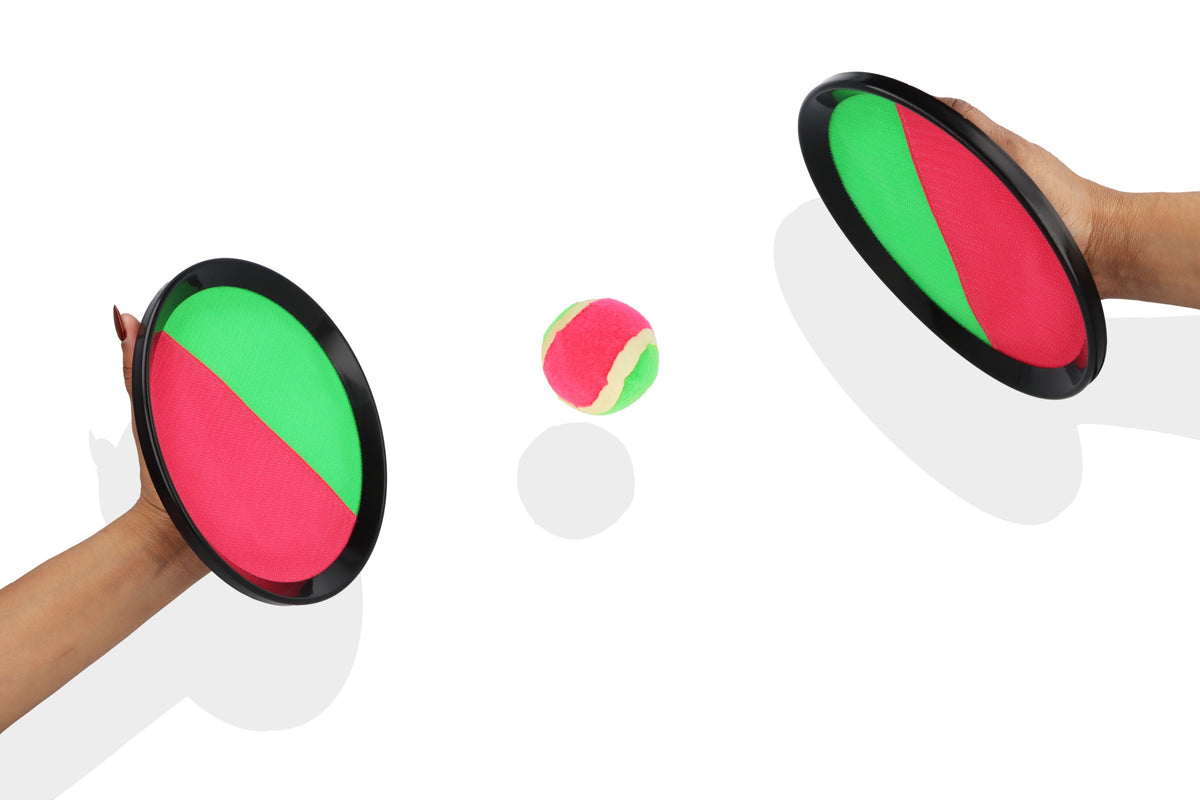 GIOCO ACCHIAPPA PALLA CON RACCHETTE