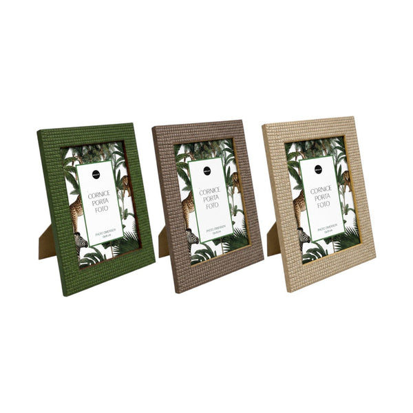 Tre cornici portafoto rettangolari con texture rilievo nei colori verde, marrone e beige, con disegno botanico interno