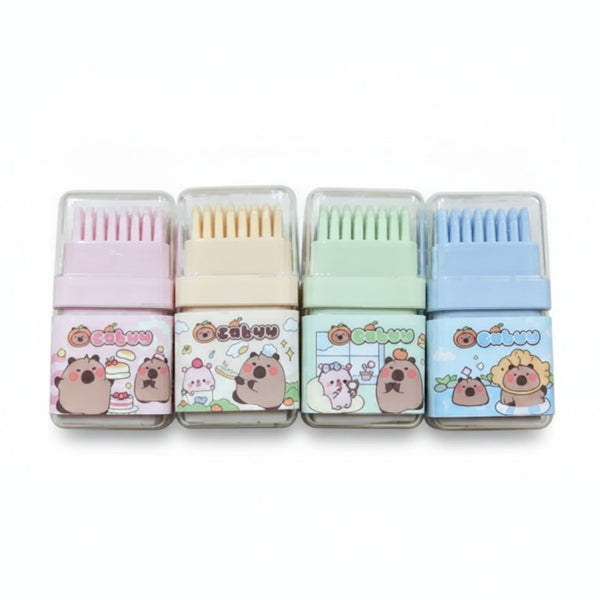 Set di quattro gomme a forma di capibara nei colori rosa, crema, verde menta e azzurro con design kawaii e scene divertenti