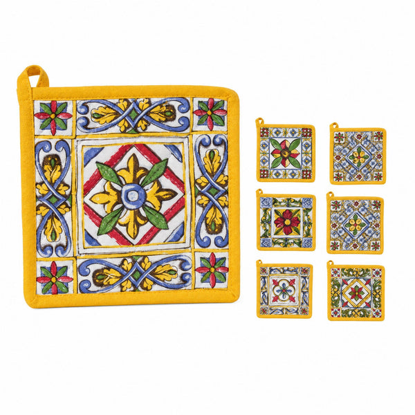 Presina quadrata gialla con disegno maiolica tradizionale, fiori e ornamenti colorati in blu, rosso e giallo