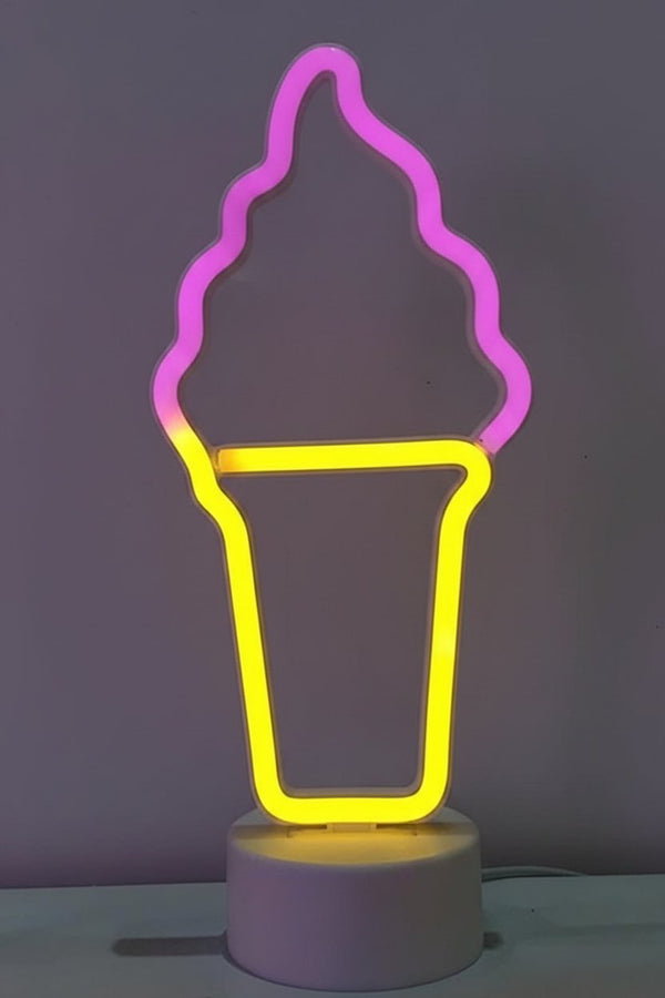 Lampada neon gelato con cono giallo e gelato rosa, design moderno su base bianca